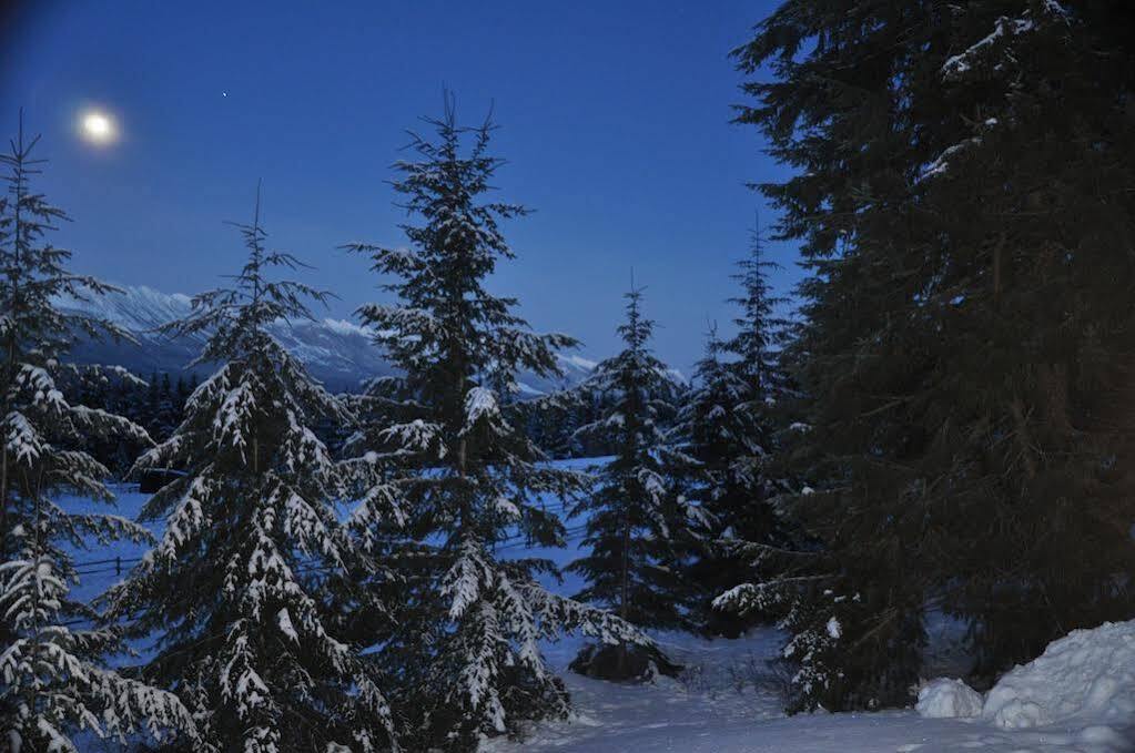 Mount 7 Lodges Голдън Екстериор снимка